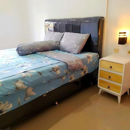 Homestay Omah Putih บันตุล ภายนอก รูปภาพ